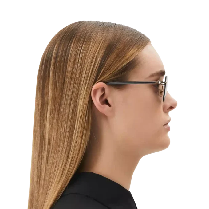 Firkantede solbriller med guldfarvet metalstel