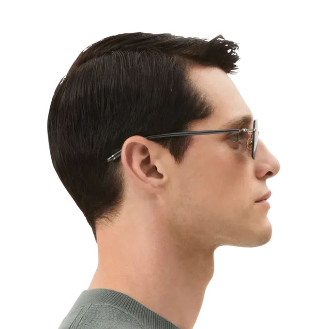 Firkantede solbriller med guldfarvet metalstel