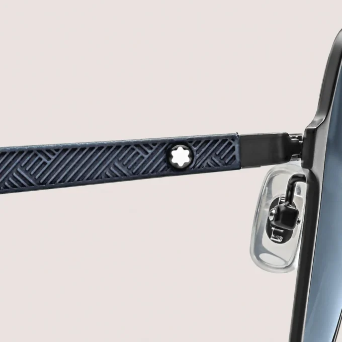 Firkantede solbriller med sort metalstel