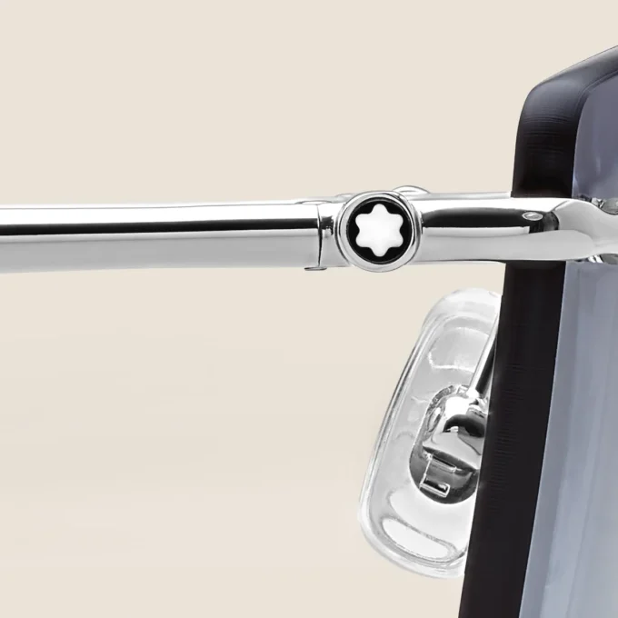 Rektangulære solbriller med sølvfarvet metalstel Rektangulære solbriller med sølvfarvet metalstel